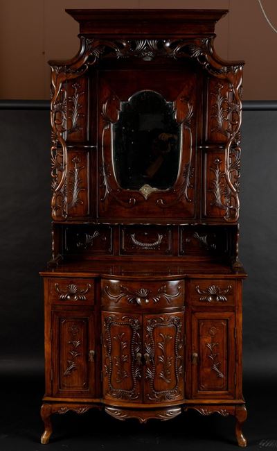 Credenza in Legno con Ante, Cassetti e Decori Vegetali, Cina, Dinastia Qing, XIX Secolo