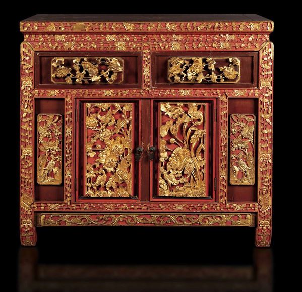 Mobile in legno laccato e dorato con decori naturalistici, Cina, Dinastia Qing, XIX secolo