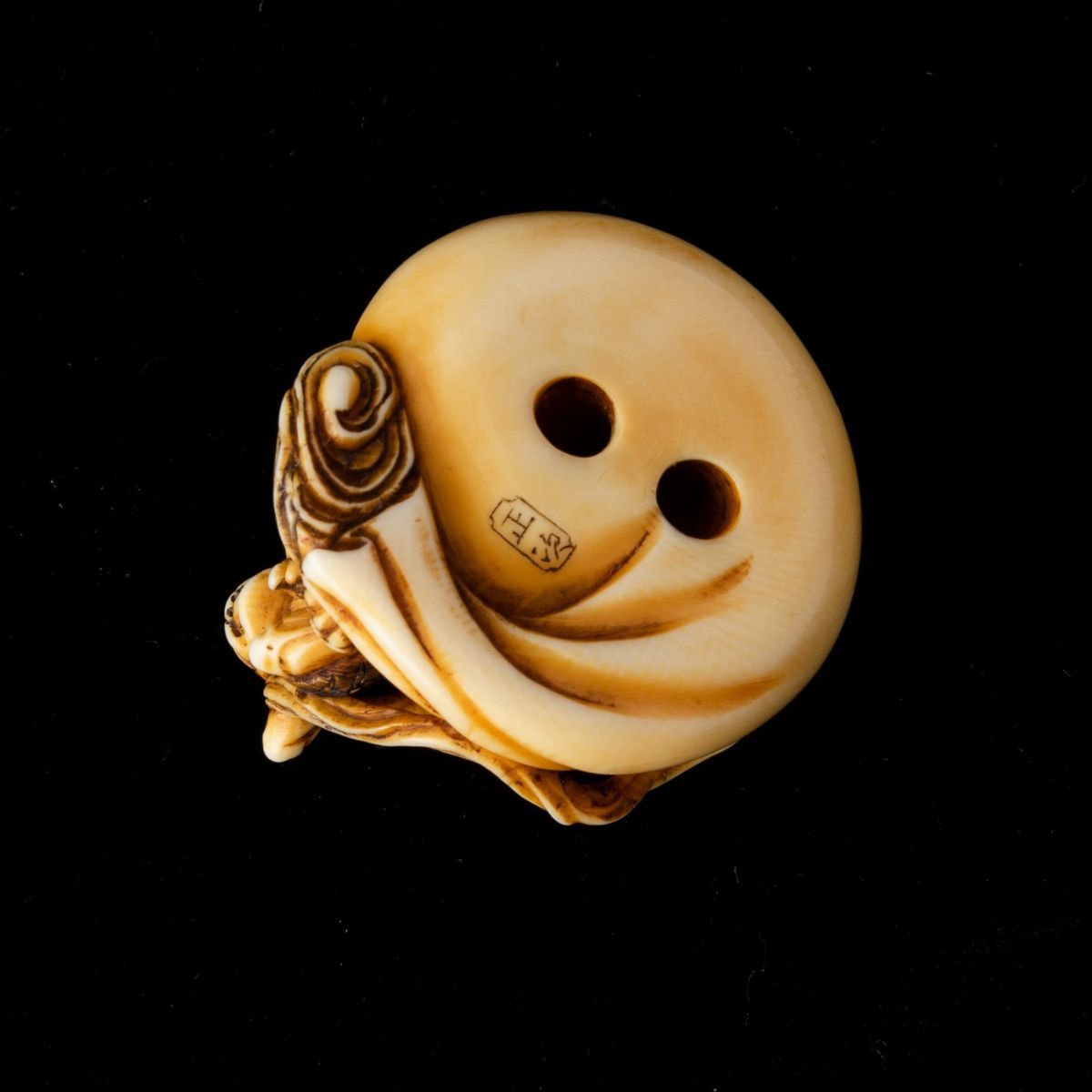 Netsuke Scolpito in Avorio Raffigurante Dio del Vento, Giappone, Fine XIX Secolo