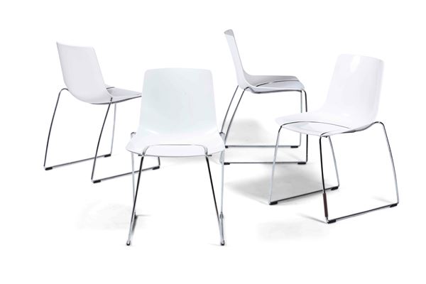 Quattro sedie in metallo e plastica, XX secolo