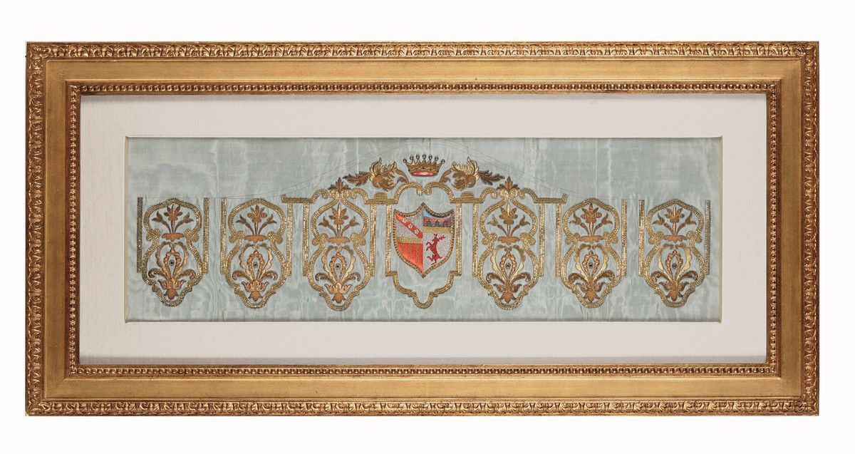 Lotto di Due Ricami con Filo Dorato e Pietre Dure (?)
