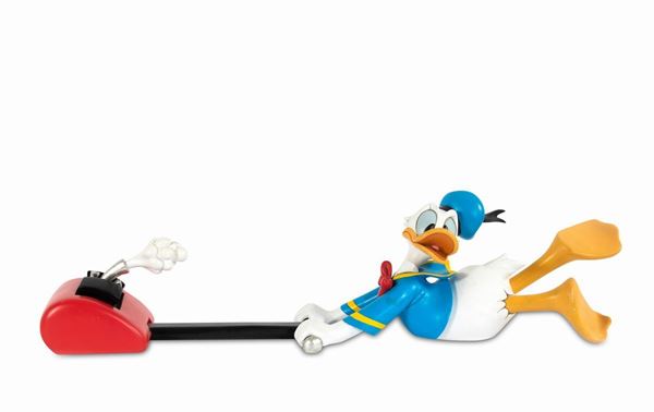 Disney: Donald Duck statuette with lawn mower