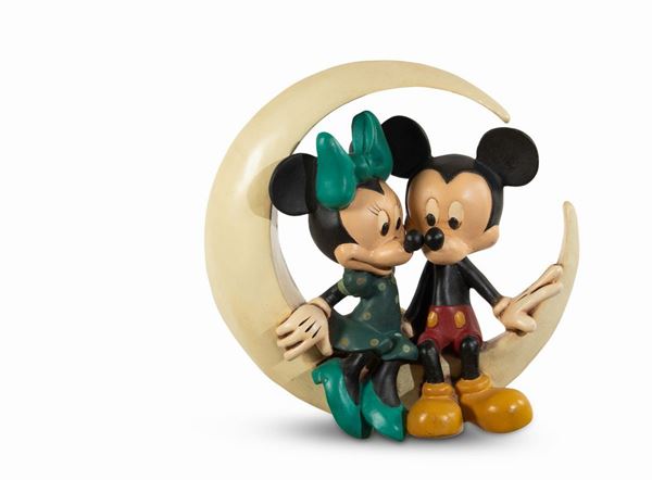 Disney: Mickey and Minnie Mouse on the moon