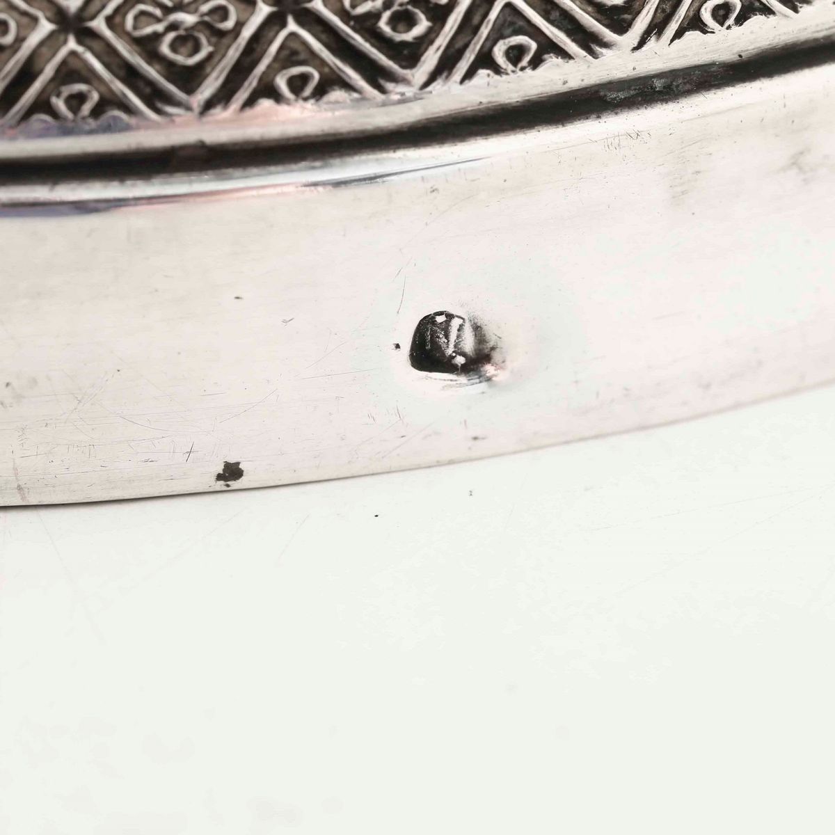 Candeliere in Argento Fuso e Cesellato. Genova Prima Metà XIX Secolo, Marchi Delfino e Croce Maur...