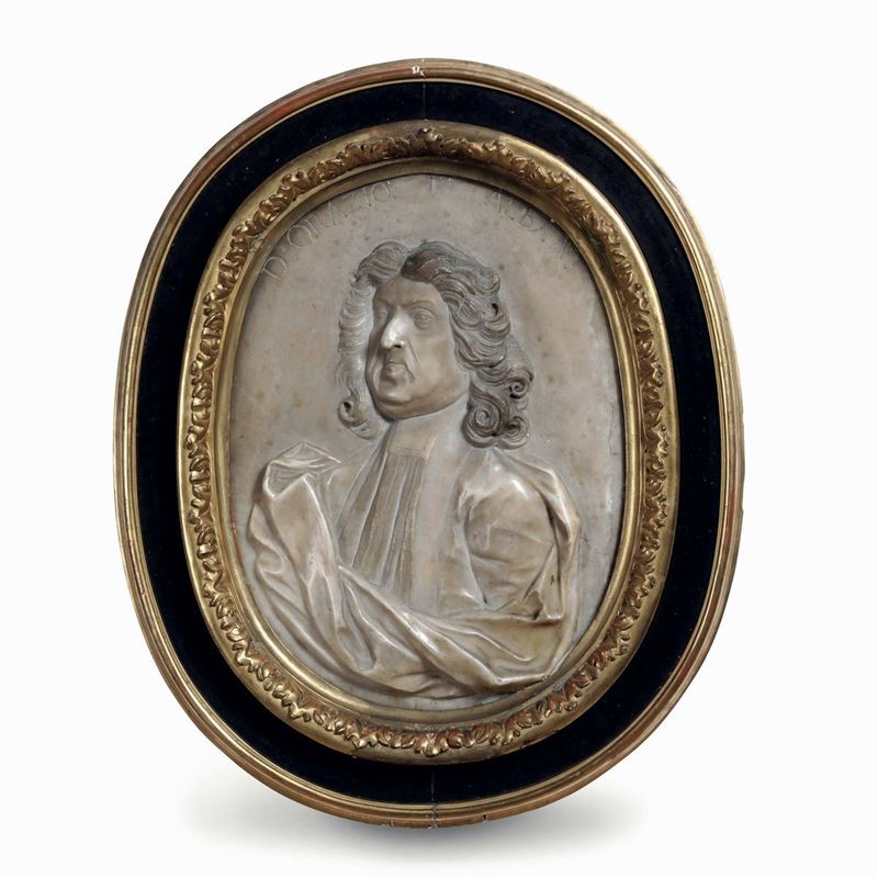Rilievo ovale in marmo con ritratto di Orazio Albani. XVII-XVIII secolo  - Asta Dimore Italiane - Cambi Casa d'Aste