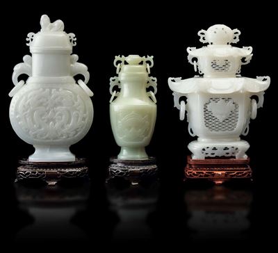Tre Vasi Diversi Scolpiti in Giada Bianca e Celadon, Cina, XX Secolo