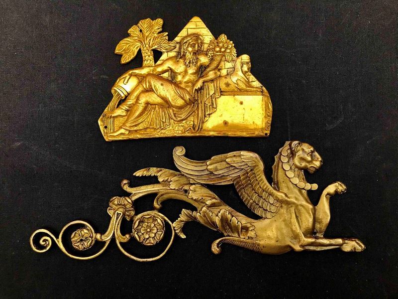 Due fregi in bronzo dorato. XIX secolo  - Auction Over 300 lots on offer - Cambi Casa d'Aste