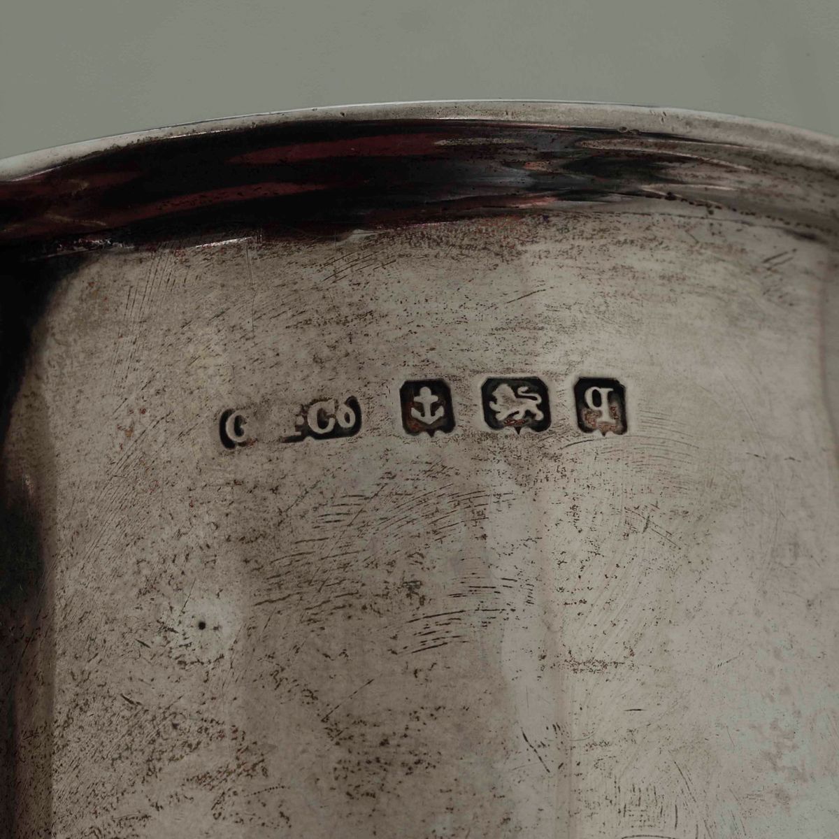 Mug. Argento Fuso e Sagomato. Birmingham 1914, Bollo Dell’argentiere Consunto di Difficile Lettur...