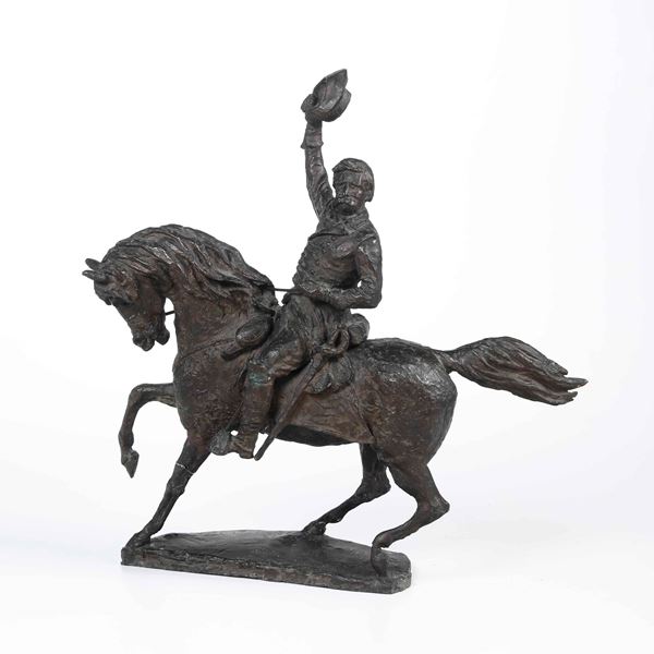 Scultura in bronzo raffigurante spadaccino a cavallo. XIX-XX secolo