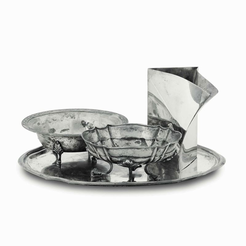 Insieme di quattro oggetti in argento. Varie manifatture italiane del XX secolo  - Auction Italian Mansions - Cambi Casa d'Aste