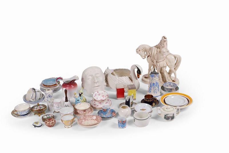 Lotto di oggetti in porcellana  - Auction Dimore italiane | Cambi Time - Cambi Casa d'Aste