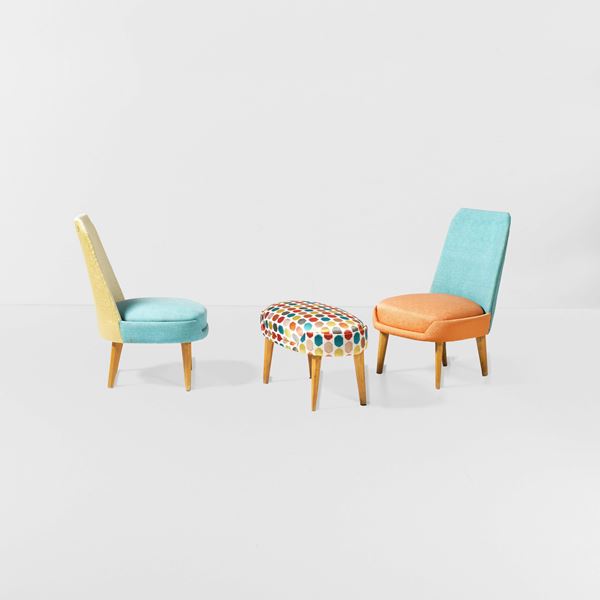 Coppia di poltroncine e pouf