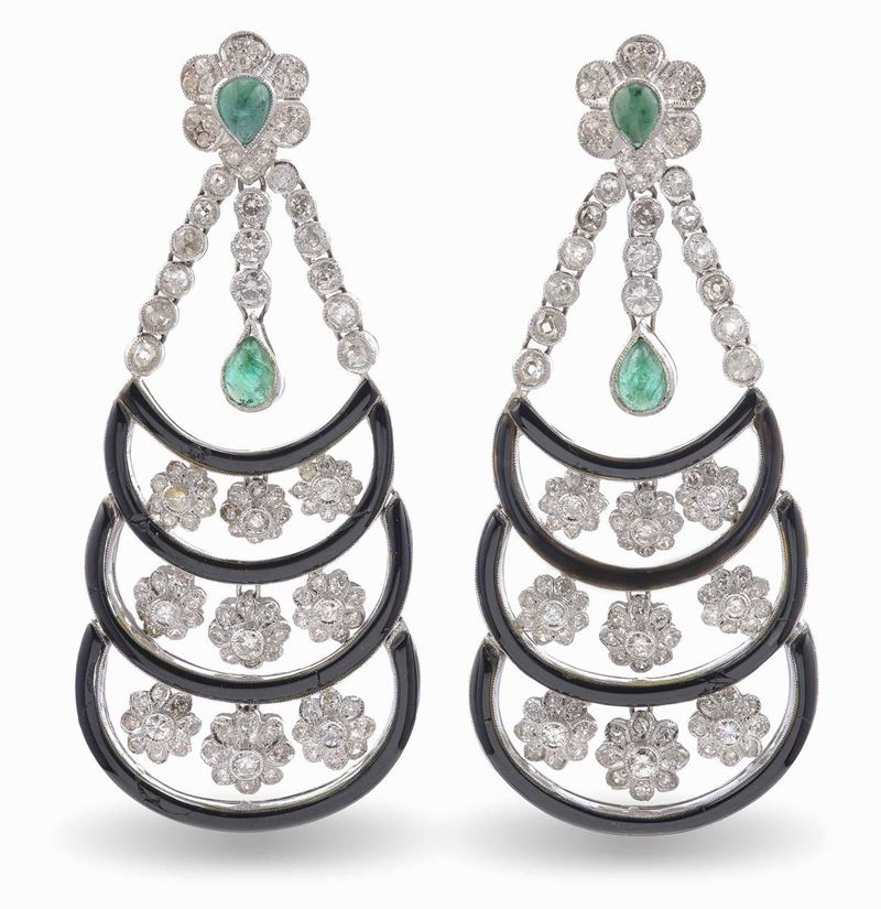 Pair of diamond, emerald, onyx and gold earrings  - Auction Jewels | Cambi Time - Cambi Casa d'Aste