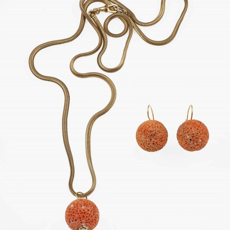 Coral demi-parure composed by pendant and earrings  - Auction Jewels - Cambi Casa d'Aste