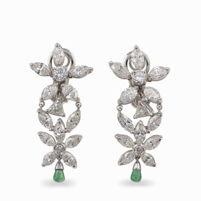 Orecchini pendenti con diamanti e piccoli smeraldi  - Asta Fine Jewels - Cambi Casa d'Aste