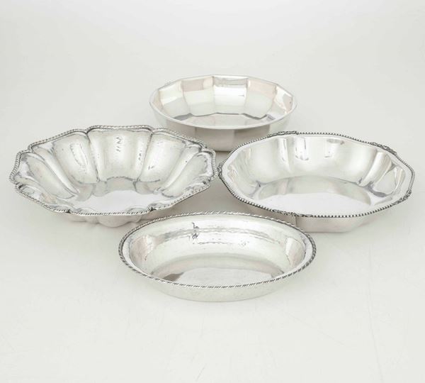 Quattro bacinelle diverse in argento. Varie manifatture italiane del XX secolo