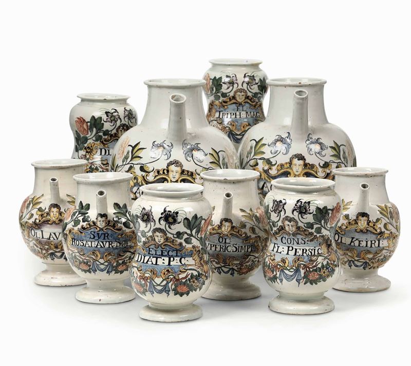 Dieci vasi da farmacia Urbania, circa metà del XVIII secolo   - Asta Dimore Italiane - Cambi Casa d'Aste