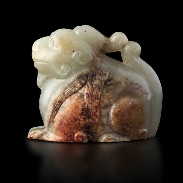 Figura di draghetto scolpita in giada e russet, Cina, Dinastia Qing, XIX secolo