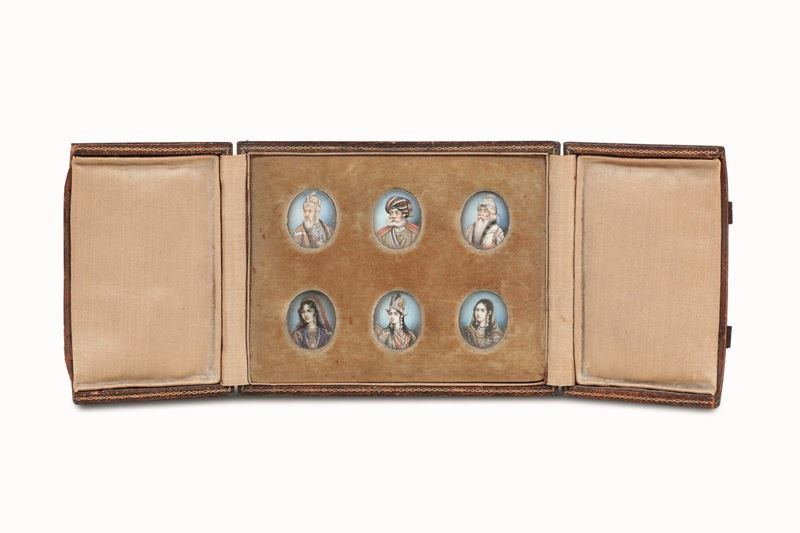 Gruppo di sei miniature raffiguranti dignitari indiani. India XIX secolo  - Asta Dimore Italiane - Cambi Casa d'Aste