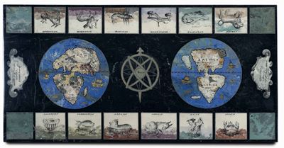 Piano Dipinto a Tema Zodiacale e Raffigurante Antica Mappa del Mondo. XX Secolo