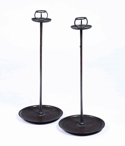 Coppia di portacandela in ferro, altezza 78 cm