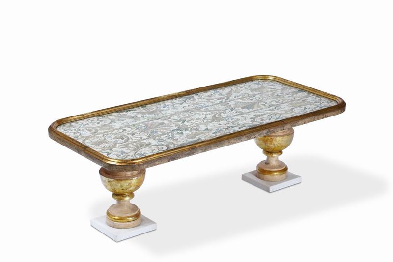 Tavolo basso in legno laccato e dorato  - Auction Dimore italiane | Cambi Time - Cambi Casa d'Aste
