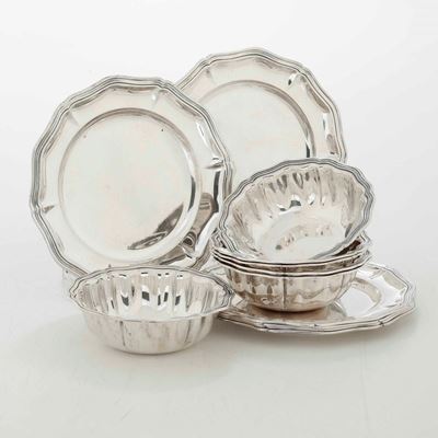 Sei Coppette Lavadita con Piattini. Argento Fuso e Sagomato. Marchio con Fascio Littorio in Uso d...