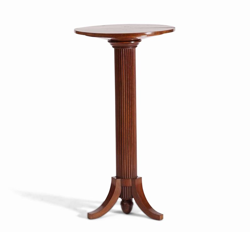 Tavolino scanalato in noce, XIX secolo  - Auction Antique September | Cambi Time - Cambi Casa d'Aste