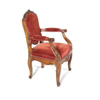 Poltrona in legno intagliato, XIX secolo