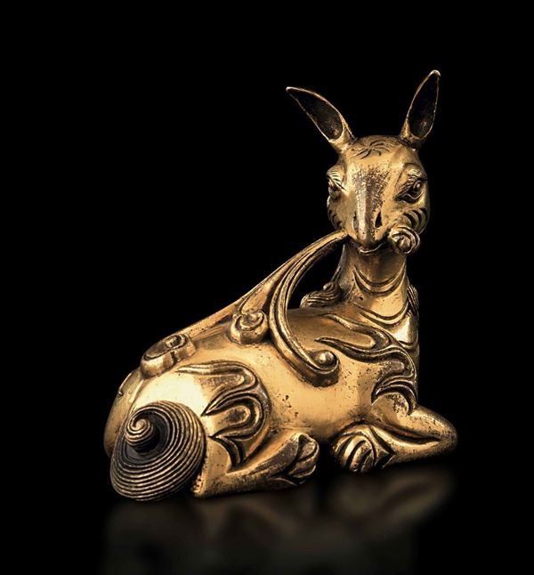 Figura di cerbiatto con giunco in bronzo dorato, Cina, Dinastia Ming, XVII secolo