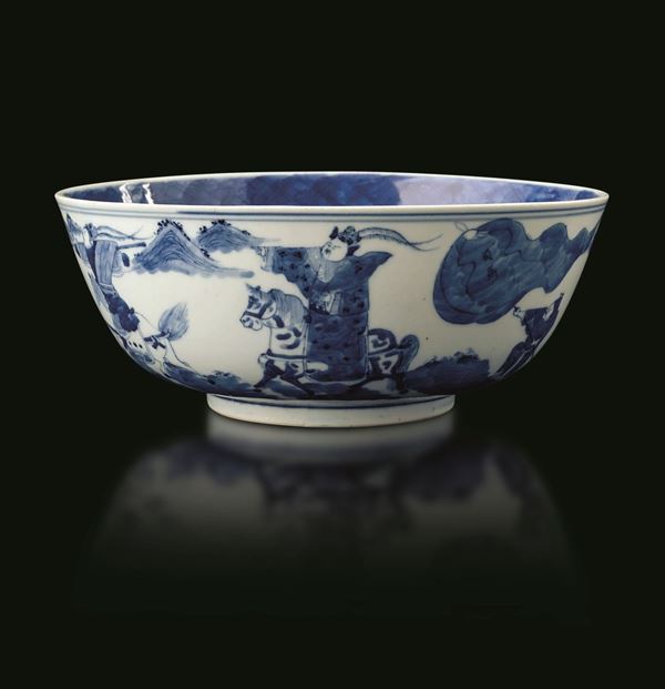 Ciotola in porcellana bianca e blu con scene di vita comune e figura centrale di drago tra le nuvole, Cina, Dinastia Qing,  XIX secolo