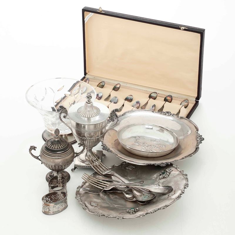 Lotto di oggetti in argento. Varie manifatture del XX secolo  - Asta Argenti - Cambi  [..]