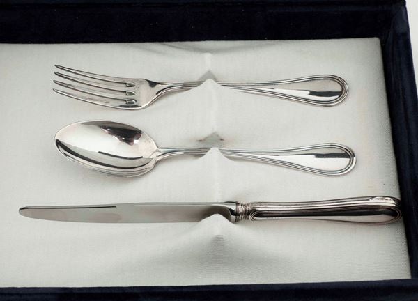 Servizio da bambino in argento composto da forchetta, coltello e cucchiaio. Argenteria veneta del XX-XXI secolo