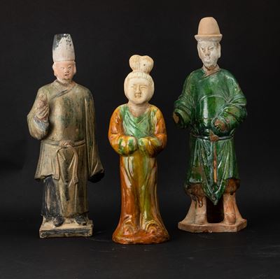 Arte orientale, Tre figure in terracotta invetriata, Cina, Dinastia Ming, XVII secolo
