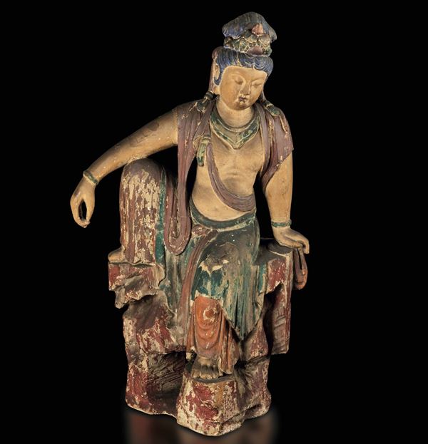 Figura di Guanyin assisa in legno laccato, Cina, Ming, XVII secolo