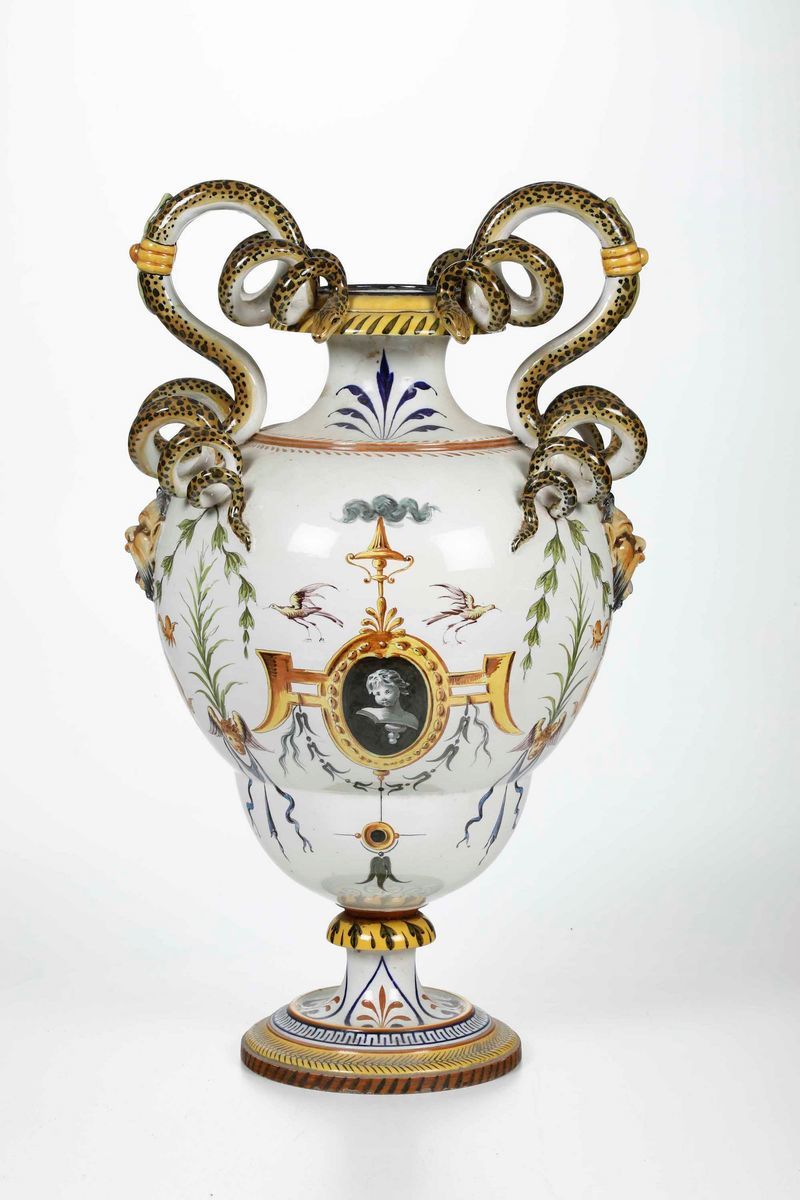 Vaso con Manici a Serpi e Decoro a Raffaellesche1878-1879 Circa