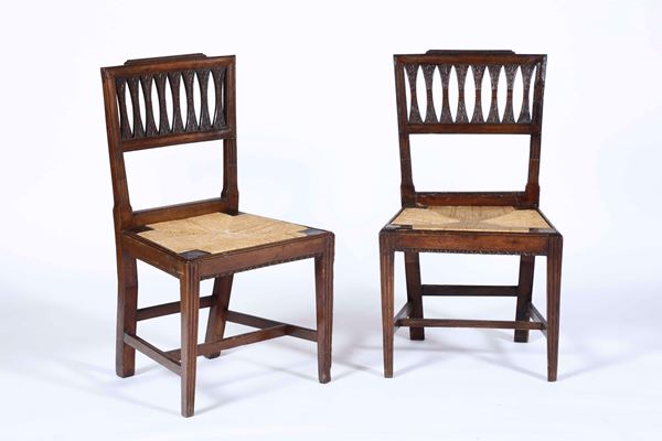 Coppia di sedie in mogano con sedute in paglia. Inghilterra, fine XVIII secolo