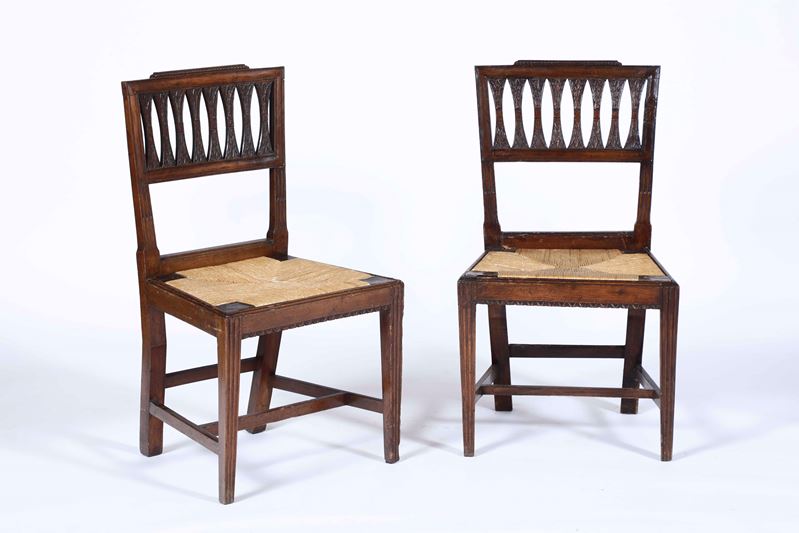 Coppia di sedie in mogano con sedute in paglia. Inghilterra, fine XVIII secolo  - Auction Antique September - Cambi Casa d'Aste