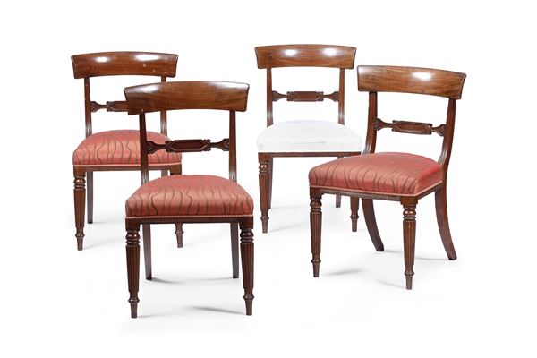 Cinque sedie in mogano. Inghilterra, primo quarto XIX secolo