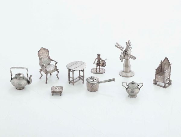 Lotto di nove argenti in miniatura. Olanda, fine XIX, inizi XX secolo