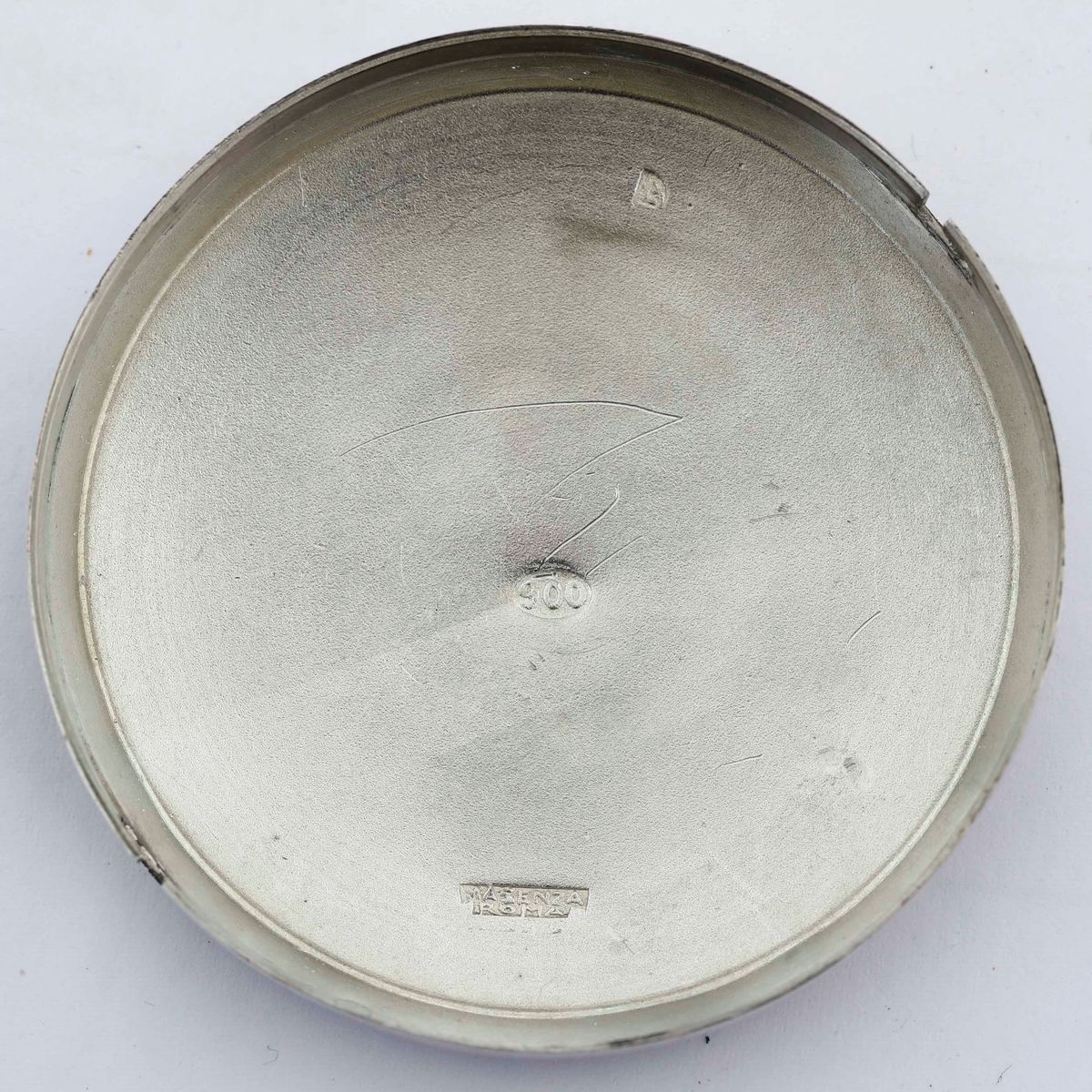Due Porta Pillole e un Porta Sigarette. Argento Cesellato, Dorato e Smaltato. Oreficeria Italiana...