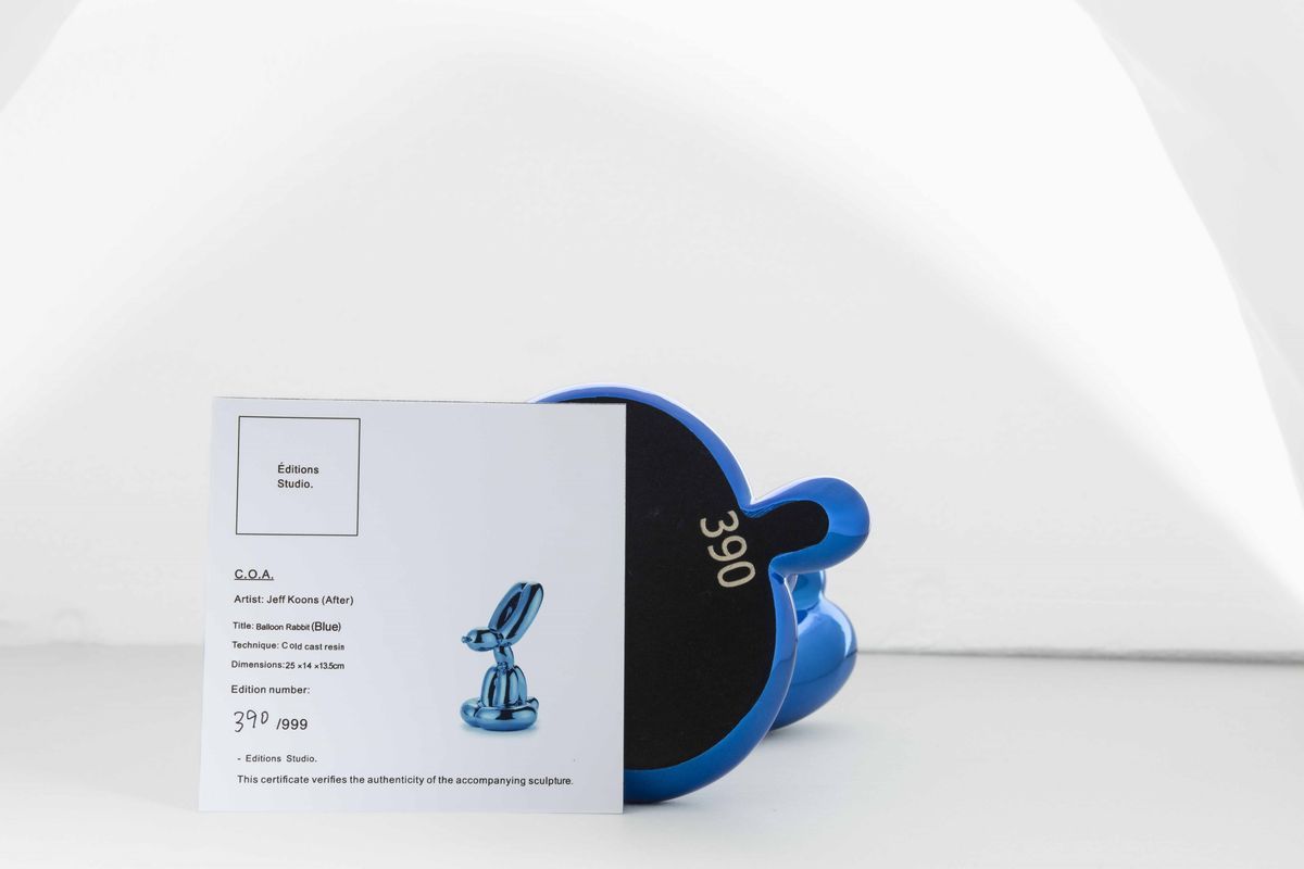 Balloon Rabbit (blue)