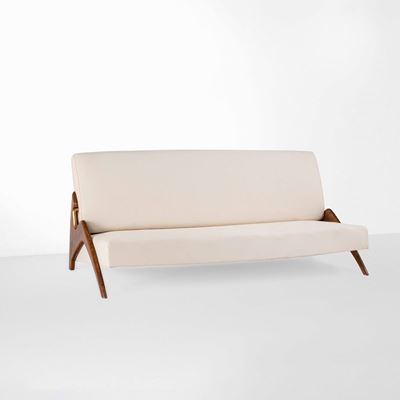 Divano con Sostegni Scultorei