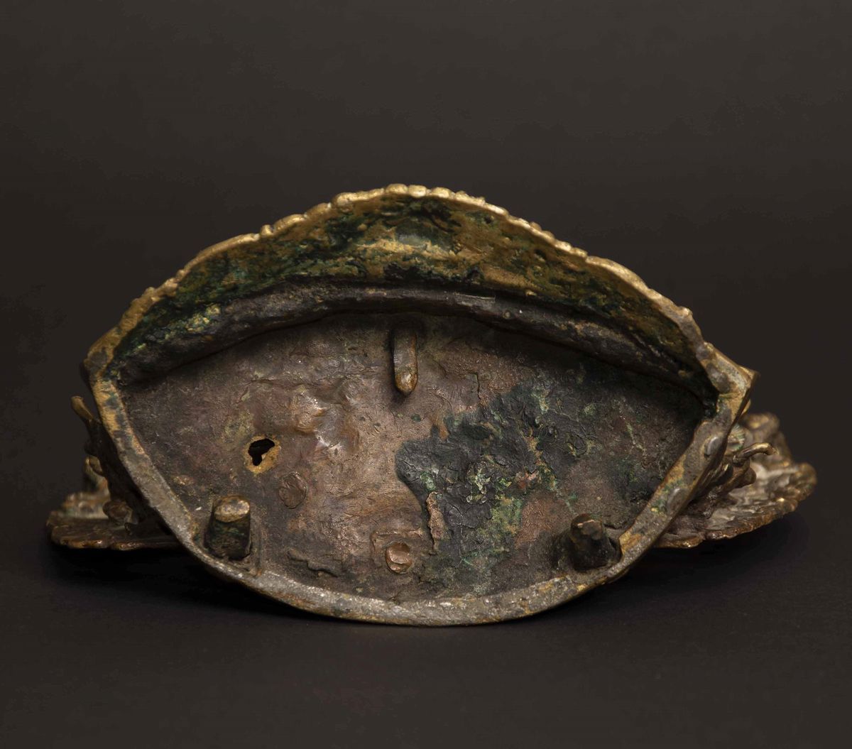 Raro Gruppo in Bronzo con Figura Centrale di Buddha Entro Aura e Altre Divinità, Tibet, XVIII Sec...