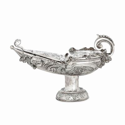 Navicella. Argento Fuso, Sbalzato e Cesellato. Argenteria Italiana del XVIII Secolo (napoli?) Mar...