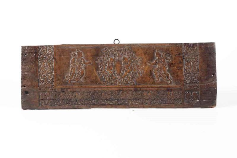 Fronte di cassina portaceri on legno di noce, XVI secolo  - Asta Scultura - Cambi  [..]