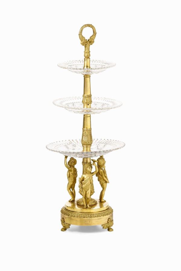 Centrotavola. Bronzo dorato e cesellato e vetro molato. Francia, XIX secolo