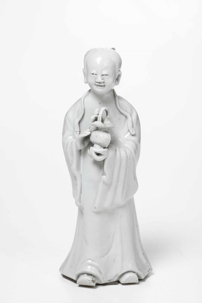 Figura in porcellana Blanc de Chine raffigurante saggio con cesto, Cina, Dinastia Qing, XIX secolo  - Auction Orietal Art - Cambi Casa d'Aste