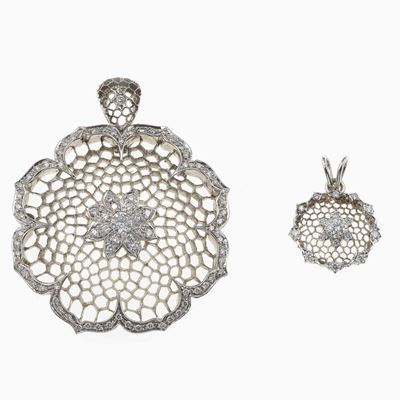 M. Buccellati. Due Pendenti con Diamanti