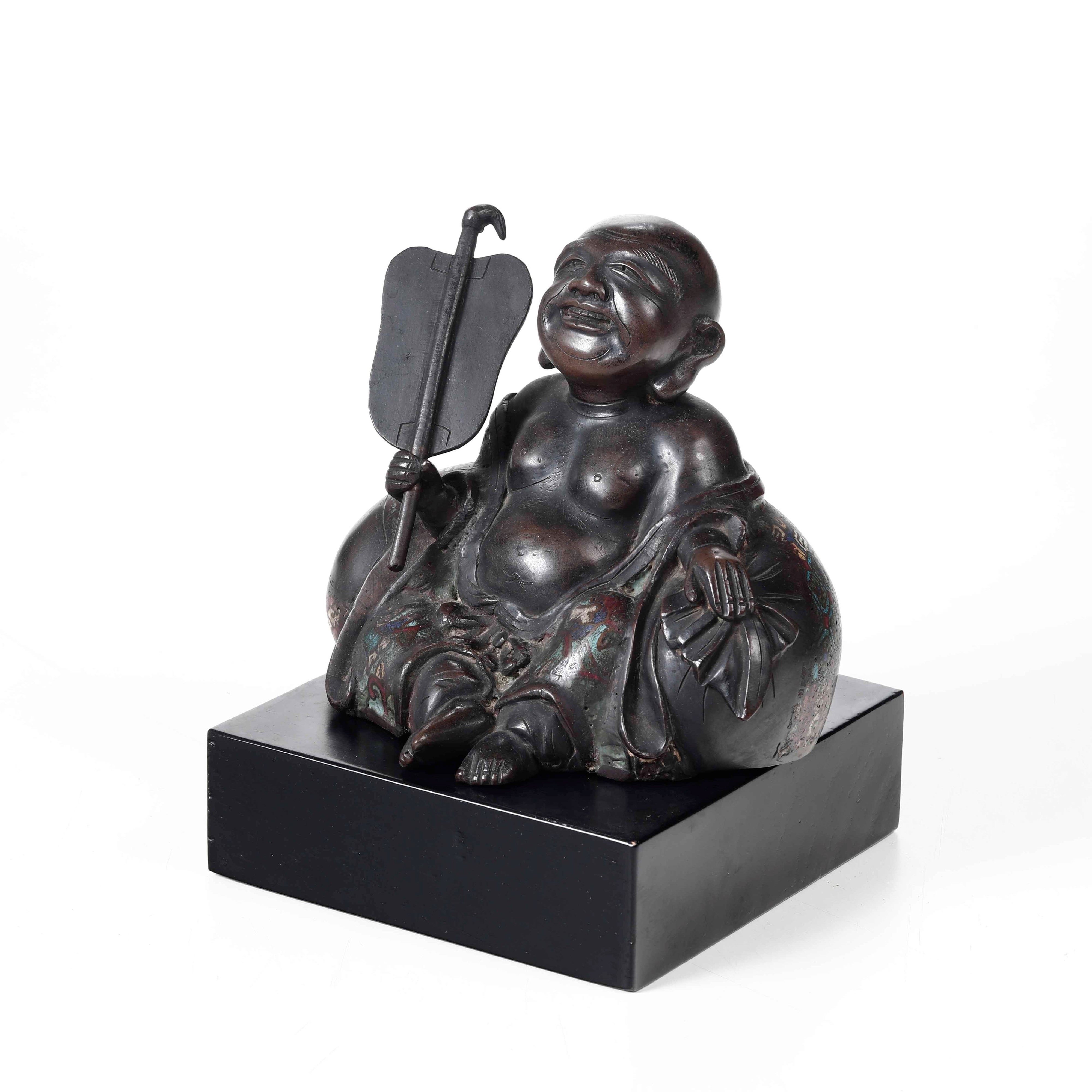 Figura di Budai in Bronzo con Dettagli a Smalto Cloisonnè, Giappone, XIX Secolo
